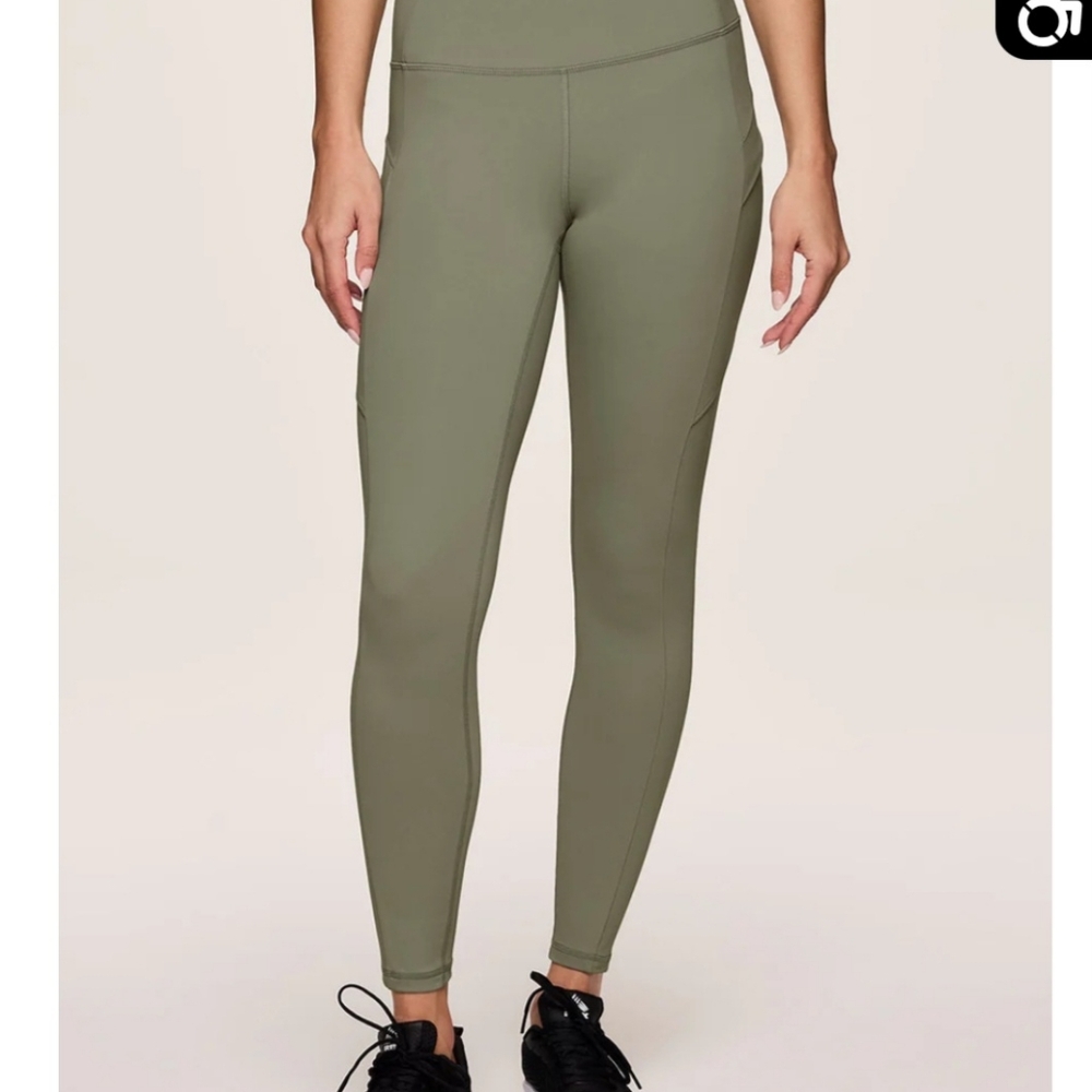 AVALANCHE Pale GreenRockland Modern Cargo Leggings Size‎ M